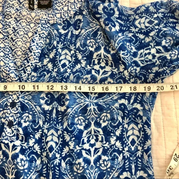 3/$20 New Directions blue blouse - Picture 5 of 6
